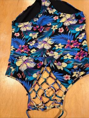 Source Unknown Black Tropical Floral One-Piece Swimsuit with Lattice Back